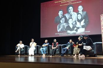 Negara paripurna dan masyarakat berkesadaran ala Connie Rahakundini Bakrie