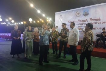 Jamal Mirdad sumbangkan dua lagu saat kunker Komisi VII ke Kaltara