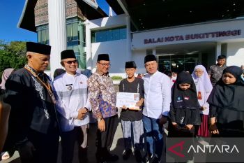 Tanamkan niat berhaji muda, Pemkot Bukittinggi luncurkan Tabungan Haji Pelajar