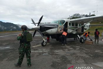 Satgas Kopasgat amankan akases menuju Bandara Sugapa