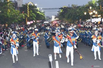 Parade drumband di Madiun
