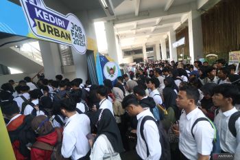 Indonesians having fewer kids due to job, housing crunch: UNFPA