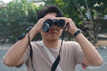 Pegiat kenalkan wisata edukatif pengamatan burung di Pantai Ampenan Mataram