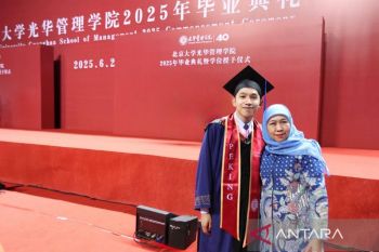 KPK: Batalnya pemeriksaan Guburnur Khofifah karena wisuda anak