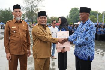 Pemkot Dumai serahkan SK Pengangkatan 368 Pegawai Pemerintah Perjanjian Kerja Tahap II