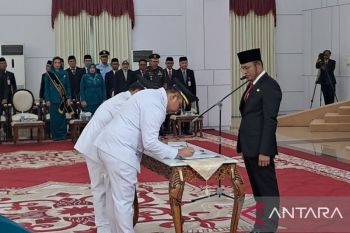 Gubernur Kaltim  lantik Bupati-Wabup Kutai Kartanegara