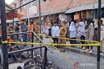 Wako Ramlan minta kios pedagang Keripik Sanjai yang terbakar dipindahkan