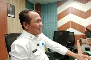 Ratusan buruh pabrik di Lombok Tengah dapat BLT DBHCHT 2025