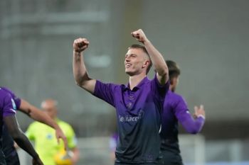 Fiorentina permanenkan Albert Gudmundsson dari Genoa
