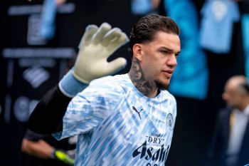 Ederson tegaskan bertahan di Manchester City musim depan