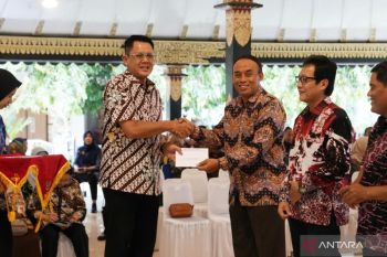 Pemkab Sleman serahkan tali asih kepada 321 anggota Korpri purna tugas