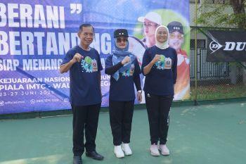 Wawali Buka Kejurnas Tenis Junior Piala IMTC-Wali Kota Teg