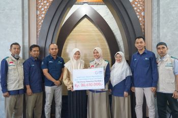 YBM PLN UP3 Solok hadirkan harapan lewat bantuan pendidikan dan ekonomi