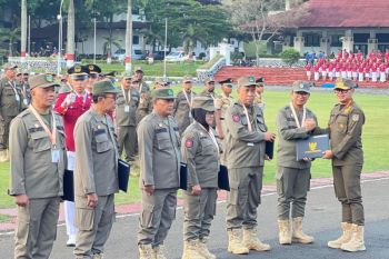 Bupati-Wabup Badung terima pin alumni kehormatan IPDN