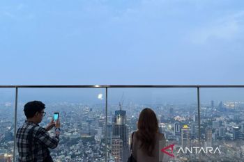 Gedung tertinggi di Indonesia ada di Jakarta?