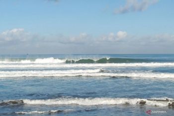Bali put on alert for strong winds, high waves