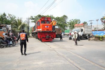 KAI Tanjungkarang aktifkan jalur Pidada-Panjang,  untuk kirim lokomotif baru