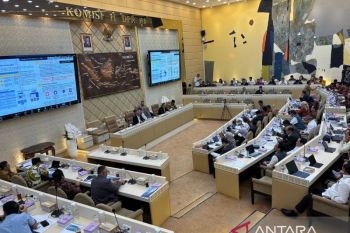Komisi II DPR RI bahas tata kelola birokrasi dengan sejumlah mitra kerja
