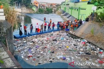 Wali Kota Surakarta gandeng Rotary Club tangani masalah sampah