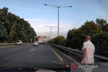 Polisi ungkap kronologi jatuhnya bocah dari bus di Tol Jakarta Barat