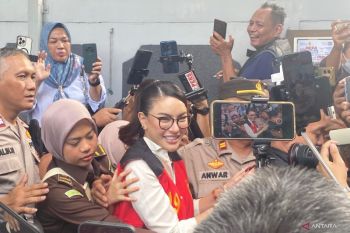 Tangan Nikita Mirzani diborgol saat hadiri sidang eksepsi di PN Jaksel