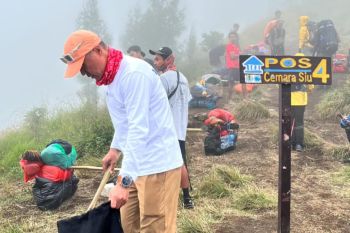 Bluebird gelar aksi bersih Rinjani Lombok wujudkan komitmen lingkungan