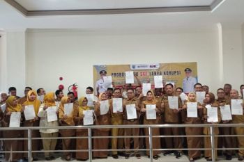 Diskominfo Probolinggo teken pakta integritas untuk cegah korupsi