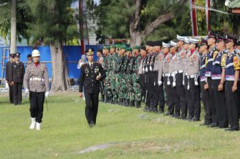 Bupati Majene beri penghargaan sembilan personel Satreskoba