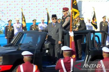 HUT Ke-79 Bhayangkara, Presiden keliling Monas inspeksi pasukan Polri