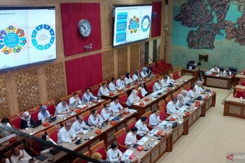 Menbud sebut penulisan sejarah untuk pemersatu bangsa
