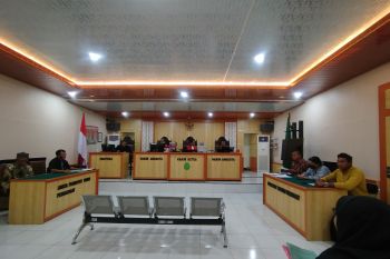 Sidang nenek 90 tahun hadirkan tiga saksi di Pengadilan Bima