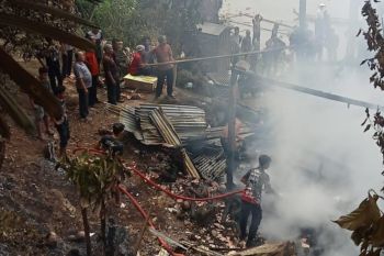 Satu rumah terbakar di Agam saat pemilik periksa kehamilan istrinya (Video)