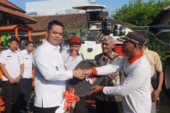 Pemkab Jepara salurkan bantuan alsintan senilai Rp1,1 miliar
