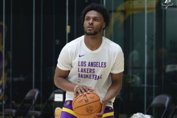 Bronny James santai tanggapi spekulasi LeBron hengkang dari Lakers