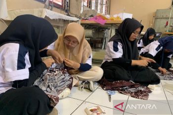 Keluarga petani tembakau dilatih  berbagai keterampilan