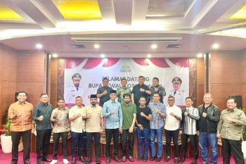 Mualem kumpulkan bupati/wali Kota di Jakarta, bahas soal otsus hingga Blang Padang