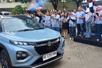 Suzuki Persada Lampungraya serahkan 20 unit Suzuki Fronx ke konsumen