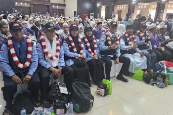 Jemaah haji Kabupaten Pasaman kloter 13 tiba di tanah air