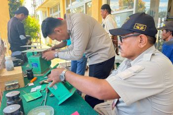 Pemkab Agam tera ulang timbangan pedagang di 12 pasar tradisional