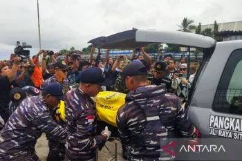 Tim SAR temukan korban kapal Tunu di Selat Bali