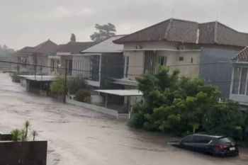 Terpopuler: Banjir rendam Kota Mataram, final Piala Emas 2025 hingga menuju Rinjani aman bagi pendaki