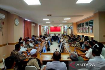 Pemkab Natuna gandeng tokoh masyarakat selesaikan sengketa batas wilayah desa