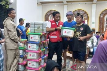 PMI NTB salurkan ratusan bantuan korban banjir di Mataram