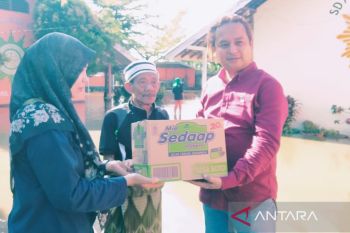 Anggota DPRD NTB tinjau sekolah terendam banjir di Mataram