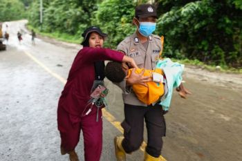 Kapolres apresiasi anggota-nakes di Waris berjalan kaki evakuasi pasien