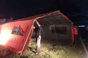 BPBD Padang dirikan tenda darurat bagi korban terdampak kebakaran