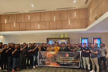 Prajurit Kodam Merdeka Sulut nobar film 'Believe' bina keharmonisan