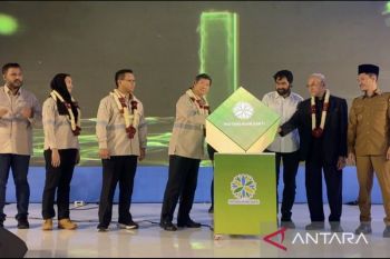 Hashim Djojohadikusumo meresmikan pabrik karet remah di Aceh Barat