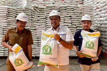 Bulog siapkan 850,5 ton beras bantuan bagi 42 ribu warga Batam dan Karimun