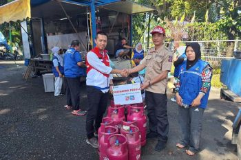 Pertamina Peduli salurkan bantuan untuk korban banjir di Mataram